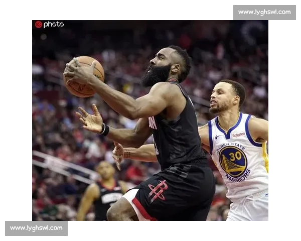 火箭对决勇士比赛录像回放解析关键时刻与战术博弈全记录深度复盘精彩